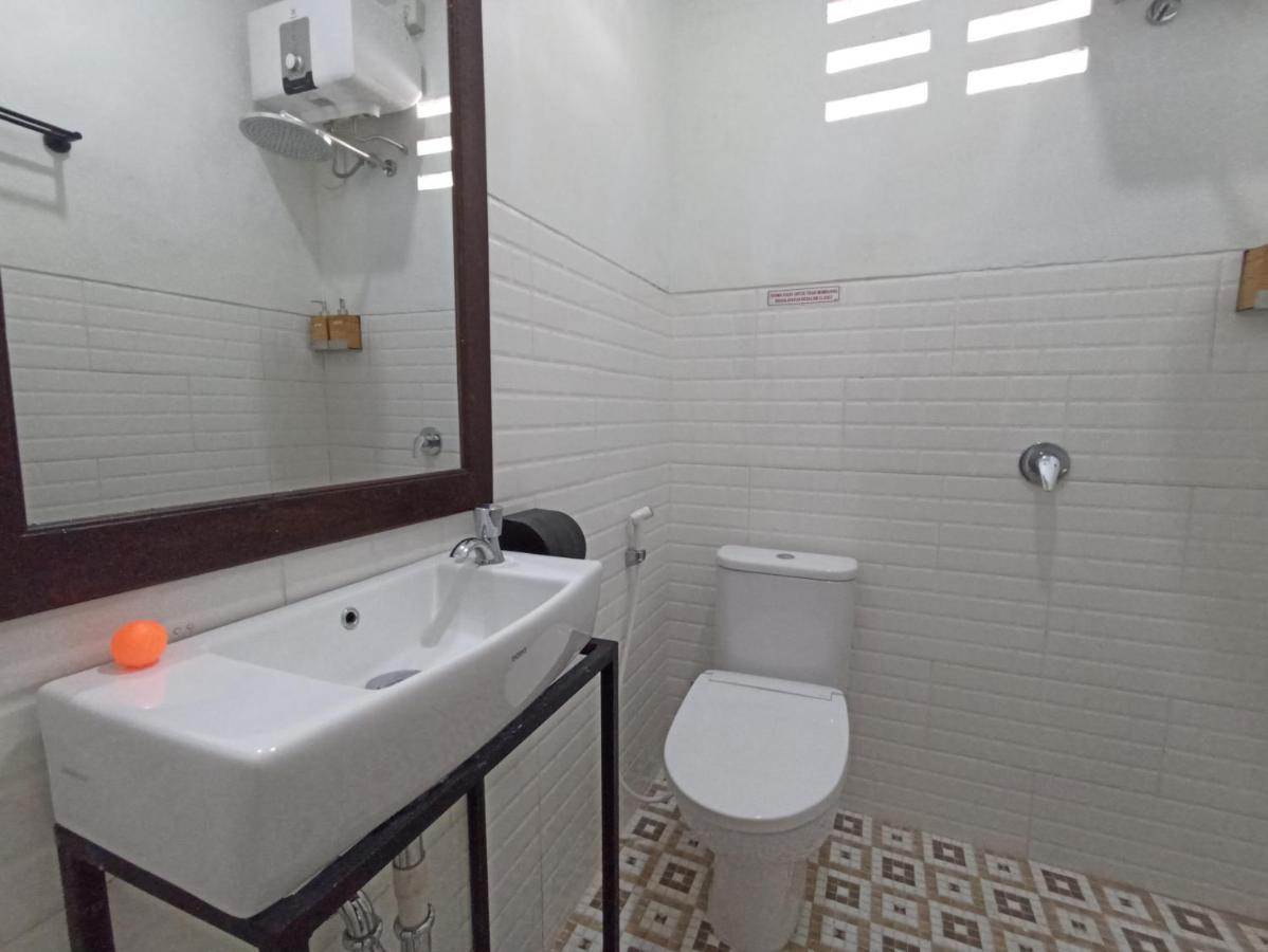 Mruyung Guest House Kota Lama Banyumas Mitra Reddoorz Exterior photo