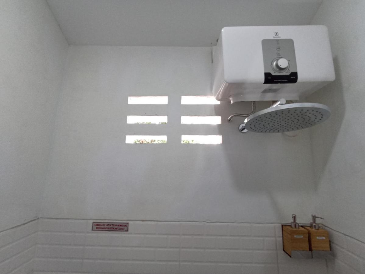Mruyung Guest House Kota Lama Banyumas Mitra Reddoorz Exterior photo