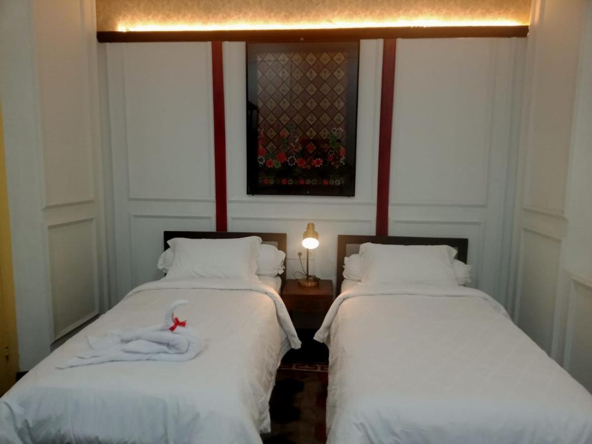 Mruyung Guest House Kota Lama Banyumas Mitra Reddoorz Exterior photo